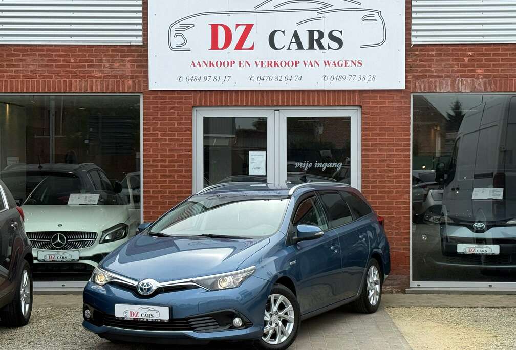 Toyota HYBRID 1.8I 99PK NAVI  CAMERA  BLUETOOTH  LED