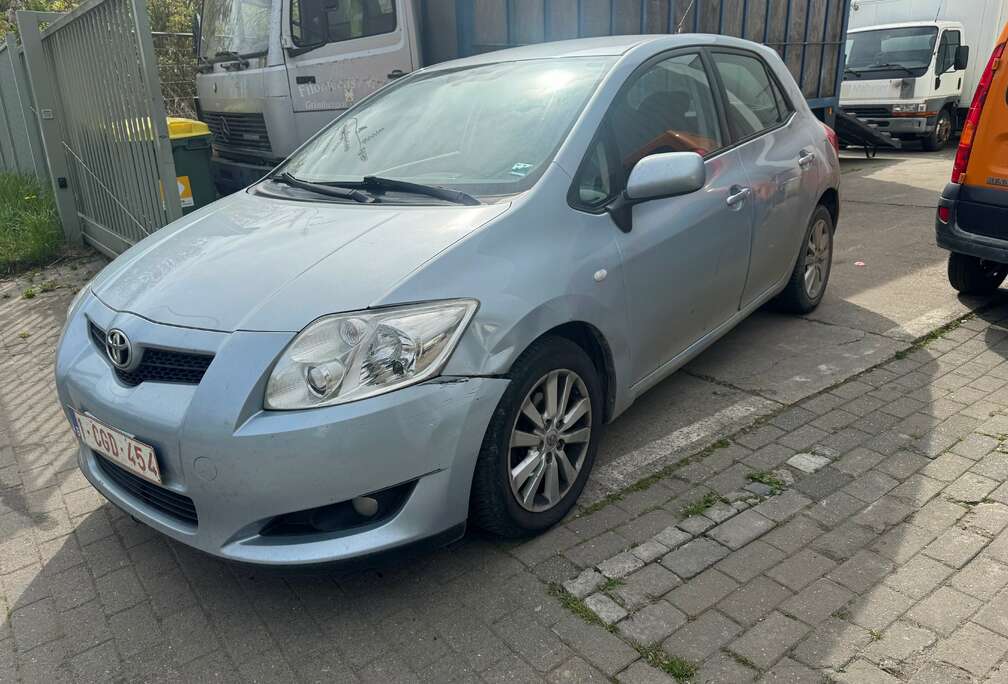 Toyota Auris 1.4 D-4D Linea Luna