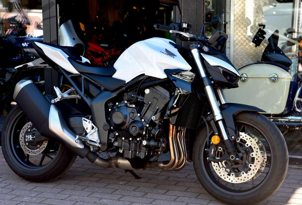 Honda HORNET ***MOTO VERTE***
