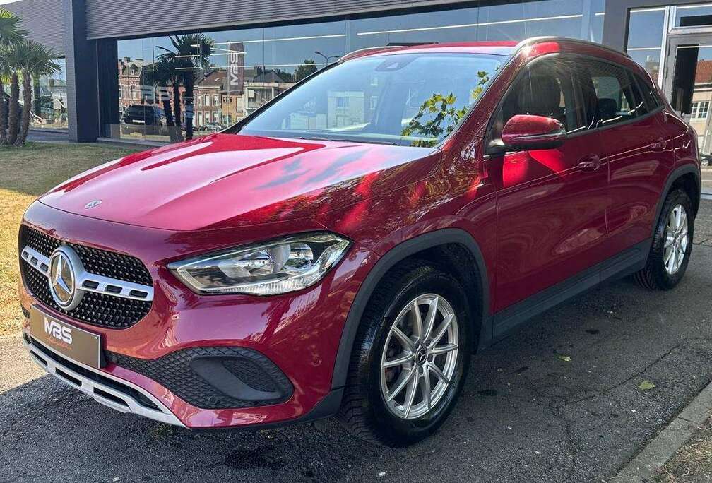 Mercedes-Benz * d* AUTO* NAVI* CRUISE* SIEGES CHAUFFANTS* GARANTIE 12 MOIS*
