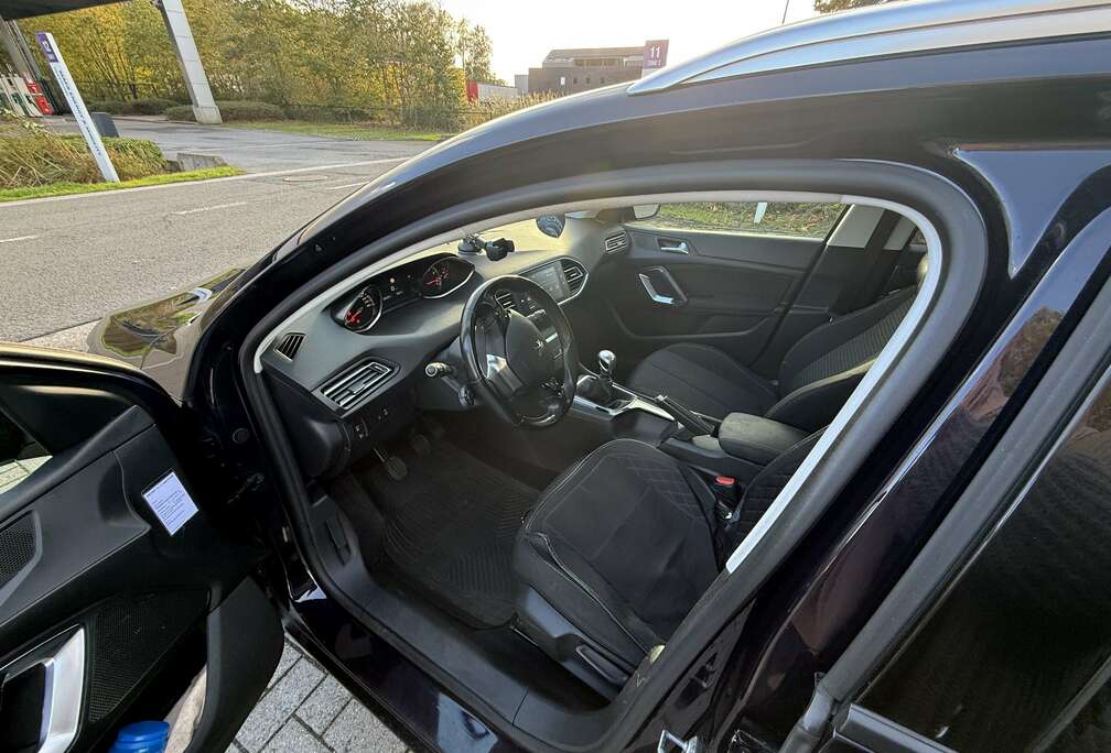 Peugeot SW 1.2 PureTech S&S Access 110