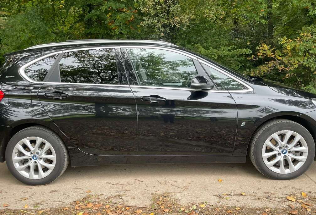 BMW Active Tourer PHEV 225xeA Cuir toit pano Prix tVAC