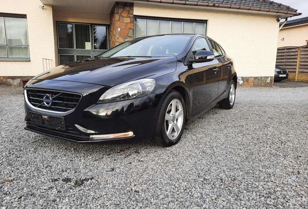 Volvo V40 D2