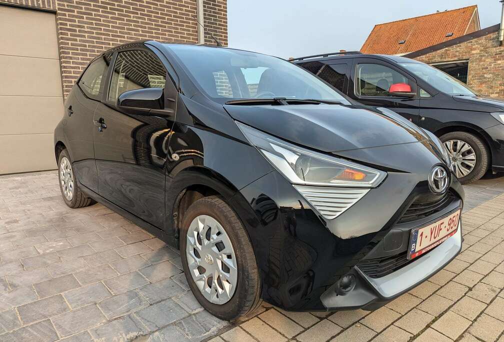 Toyota Aygo x-play