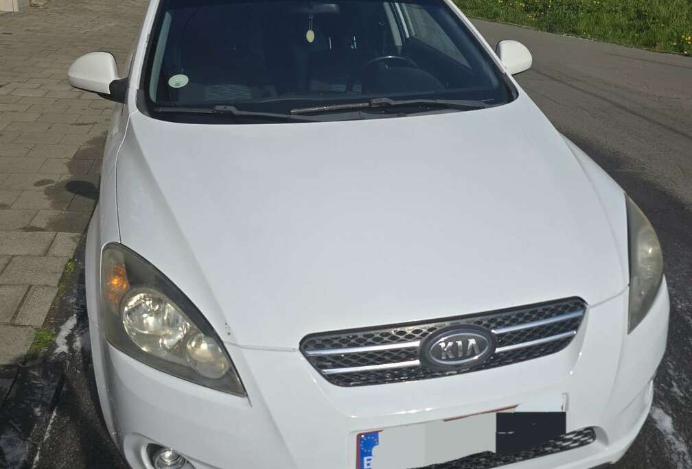 Kia 1.6 Turbo CRDi VGT iBlack/iWhite