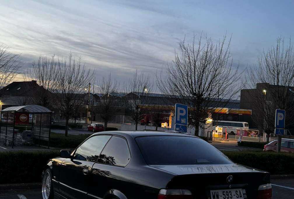 BMW 320i