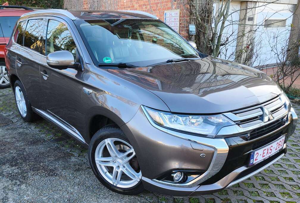Mitsubishi Outlander 2.0 4WD Plug-In Hybrid