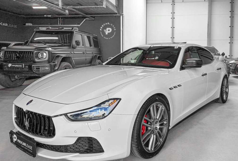 Maserati 3.0 V6 S  Q4 Automatik/ Xénon/Camera/Carbonne/20/L