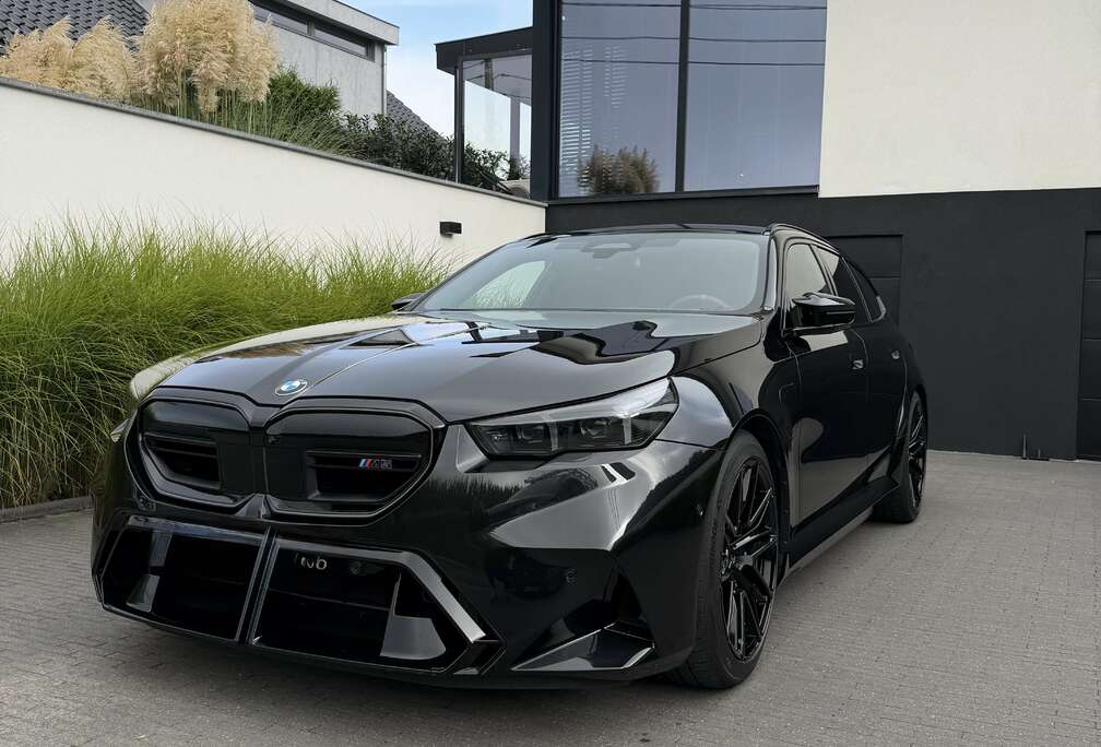 BMW Headup/ Trekhaak/ PANORAMA/ 39gr/co2 TMC/ BIV 100€