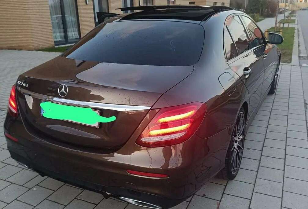 Mercedes-Benz Hierbij verkoop ik deze mercedes e220 van het bouw