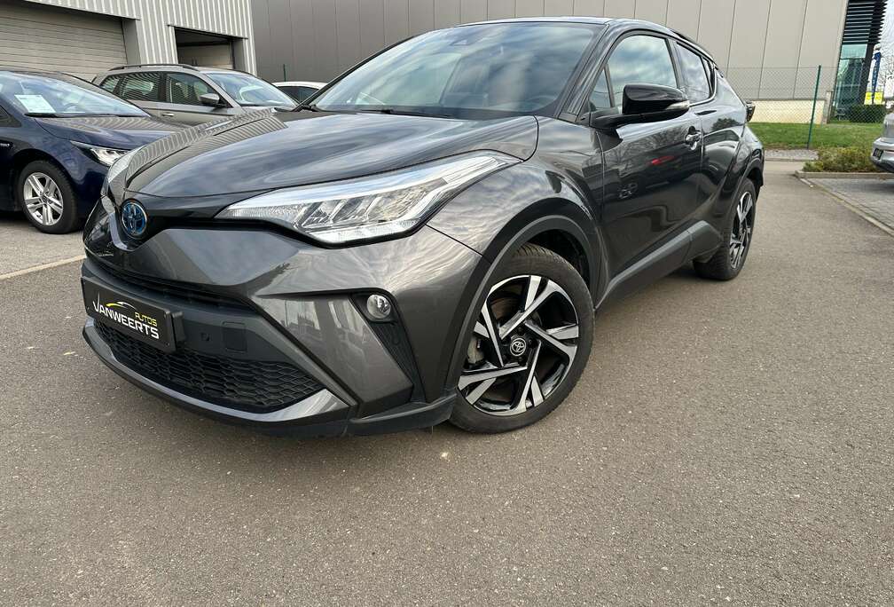Toyota 1.8 benzine Hybrid C-LUB BI-TONE  CARPLAY/ CAMERA