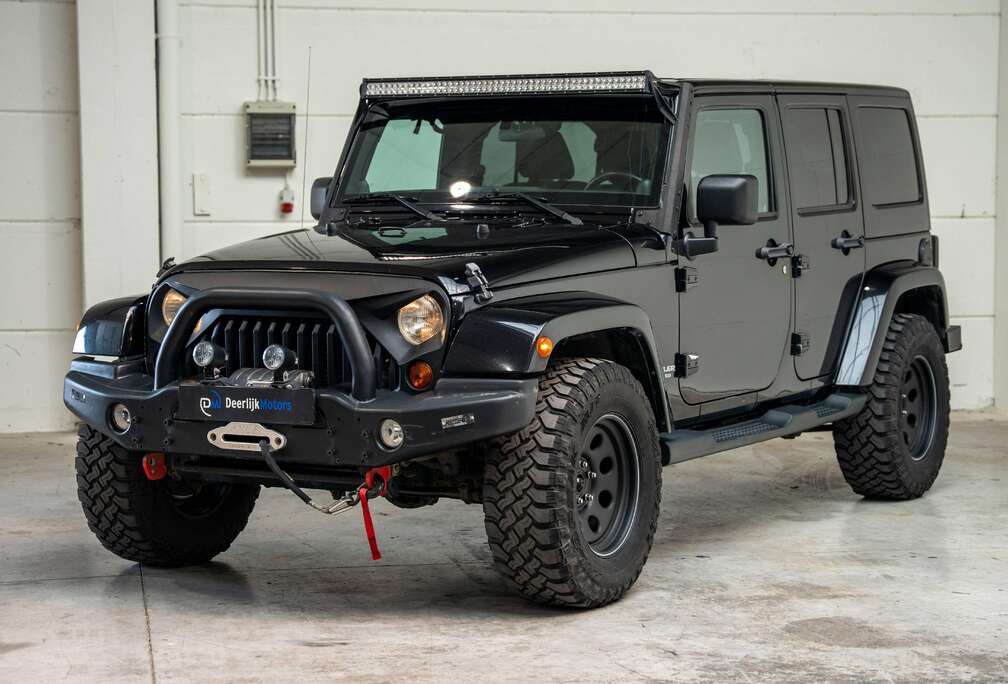 Jeep Unlimited JK / 2.8 CRD / HardTop / Ledbar / Verstralers / Winch \