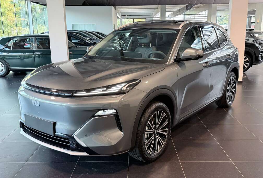 136KM EV / Panorama, Head-Up, 360 Camera, Sound System, Full Led
