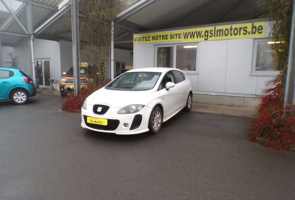 SEAT 1.6 CRTDi 105cv blanc 01/12 3950€ prix marchand