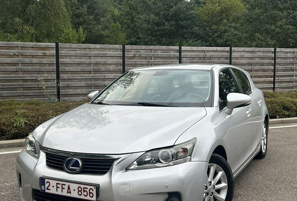 Lexus 1.8i Luxury E-CVT