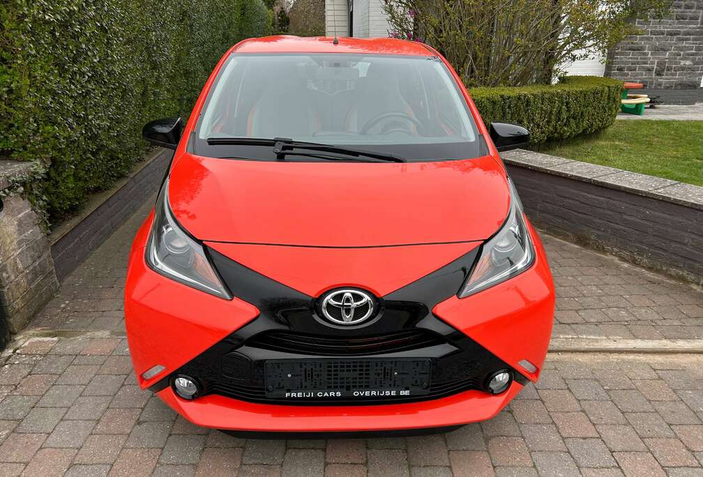 Toyota Aygo 1.0i VVT-i X-CLUSIV CAMERA CRUISE CONTROL GPS