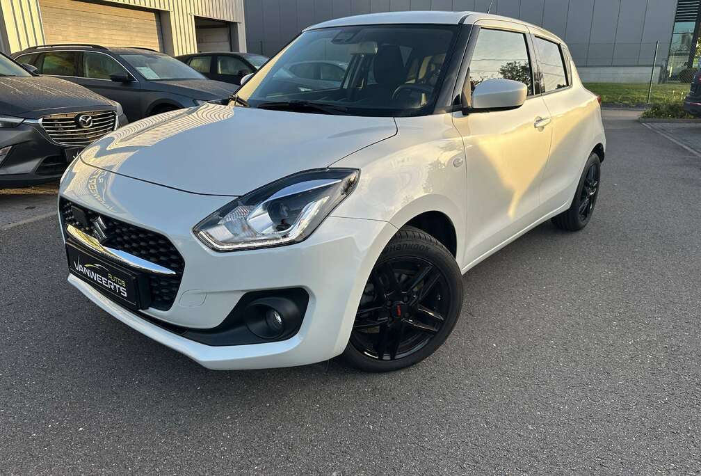 Suzuki 1.2i benzine, hybride. 11.000 km!