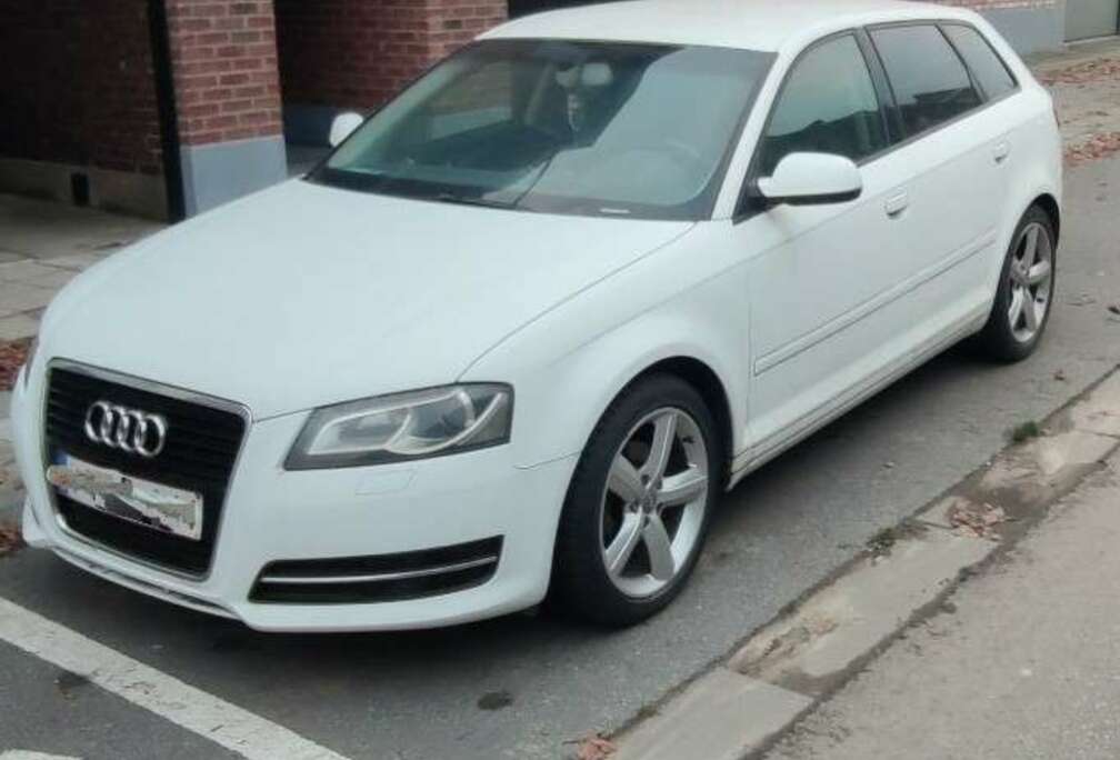 Audi Sportback 1.6 TDI 105 DPF Attraction S tronic