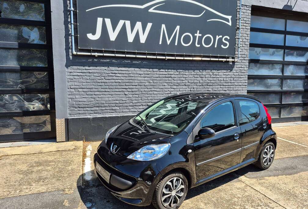 Peugeot 107 1.0i