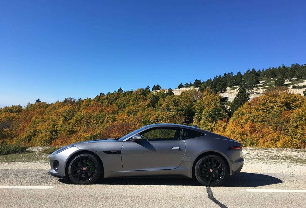 Jaguar F-Type Coupe 2.0 i4 P300 R-Dynamic