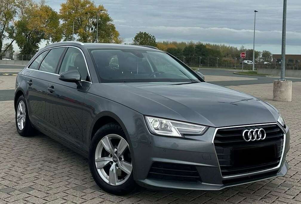 Audi S Tronic 2.0TDI Auto Navi Acc 1er Main