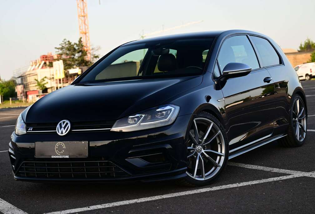 Volkswagen DSG 4 MOTION / 3 DOORS / CARBON LEATHER / CARPLAY / FULL BLACK / ADPATIVE LED / TOP CONDITION / HR SUSPENSION