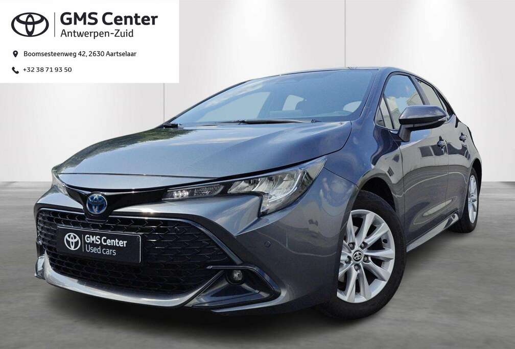 Toyota 1.8 Hybrid Dynamic e-CVT + Business Pack + Navi -