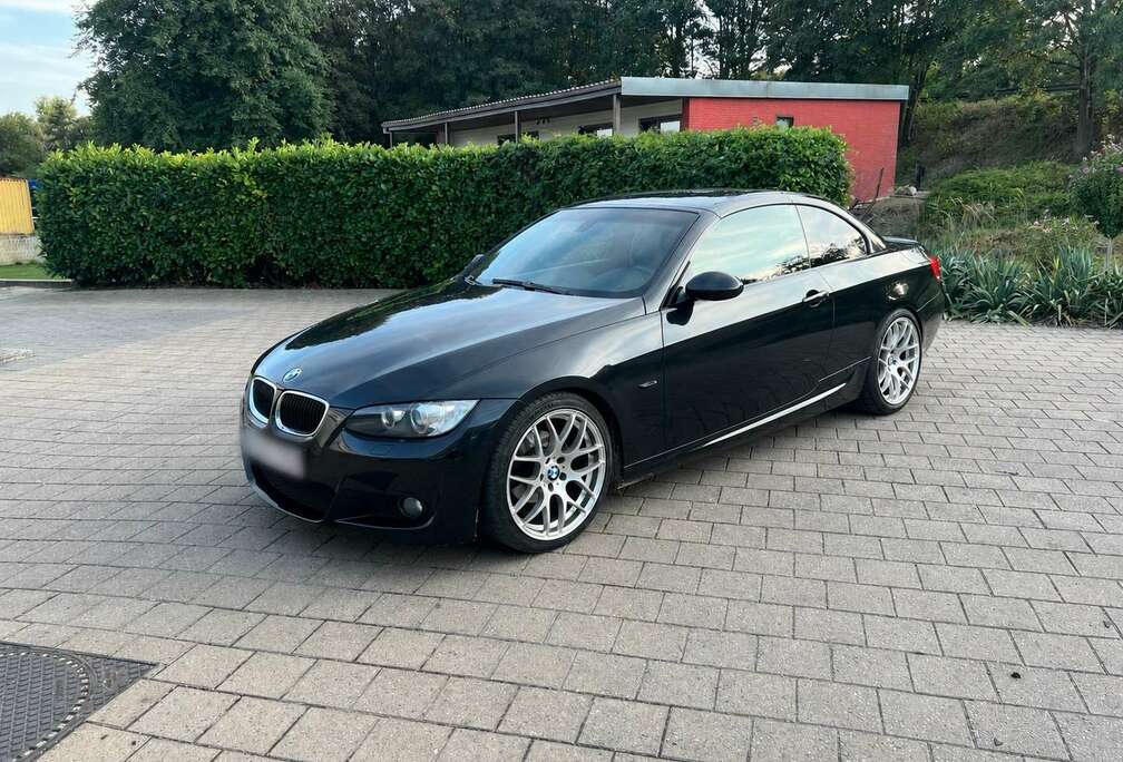 BMW BMW 320i E93 Cabrio Automaat – M-pakket