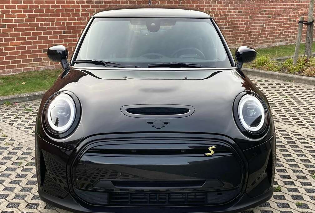 MINI Mini Cooper SE Essential Trim - Black Pack - 2023
