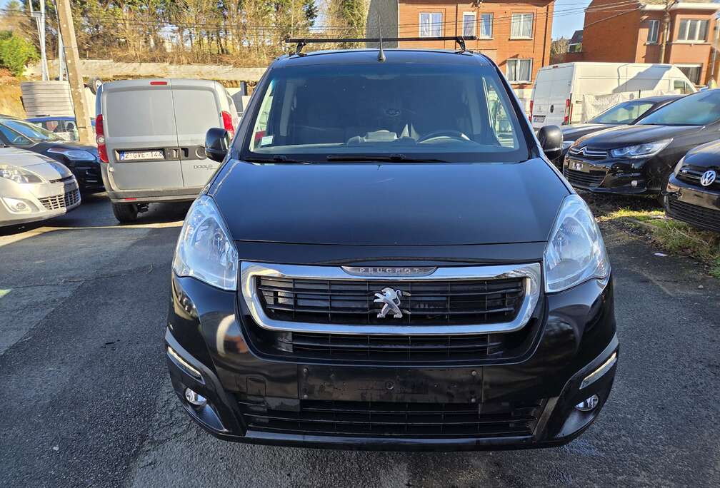 Peugeot 1.6 BlueHDi L2H1 Premium Pack 121 S/S