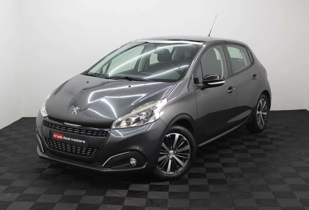 Peugeot 208 1.2i Allure * Garantie *