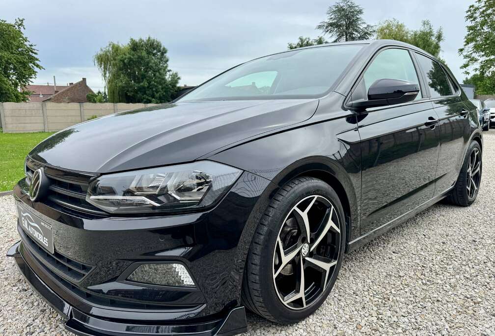 Volkswagen Polo 1.0i Sportline*GPS*AIRCO*5 PORTES*1ER PROP+CARNET*