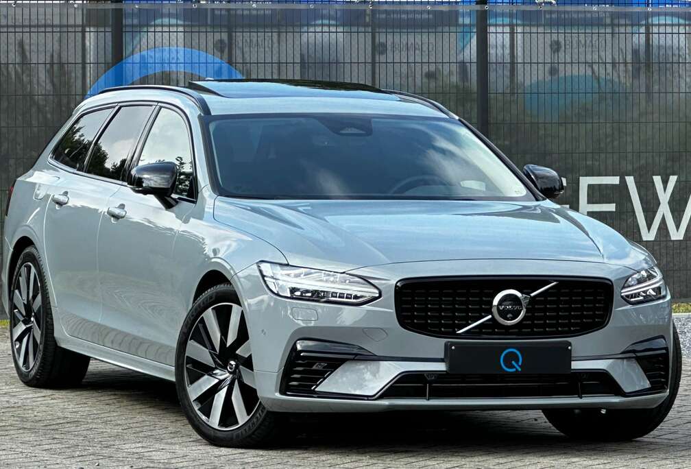 Volvo T6 RECHARGE PANO CARPLAY HARMAN KARDON HEAD-UP ACC