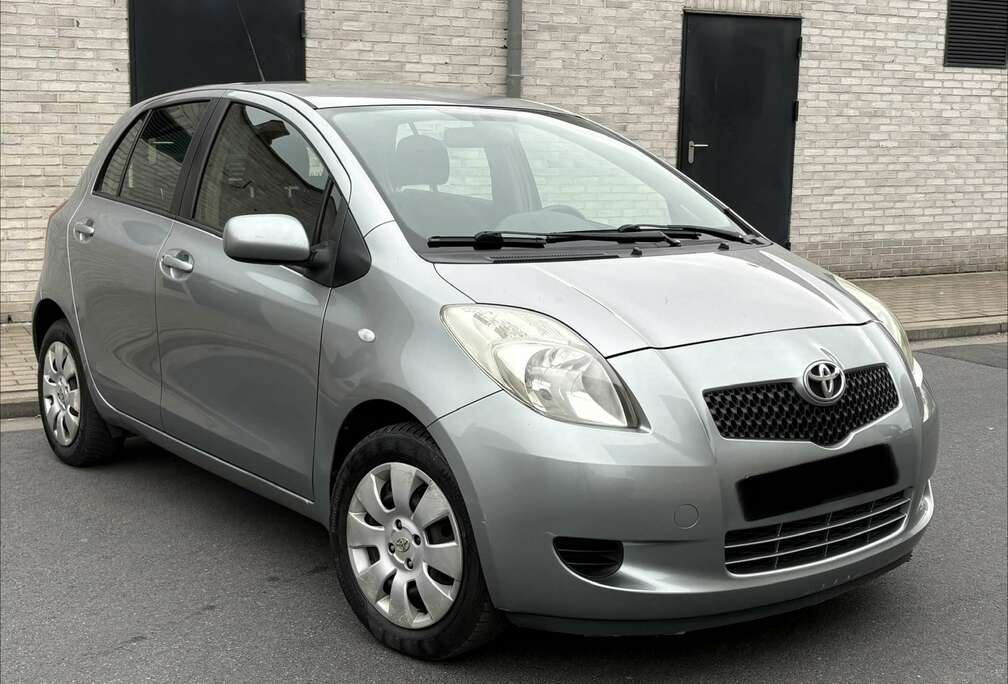 Toyota 1.0i PRTE  IMMATRICULER