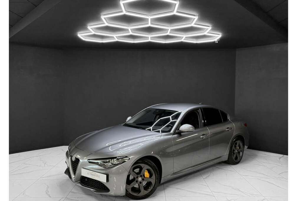 Alfa Romeo 2.0 Turbo AT8 Super