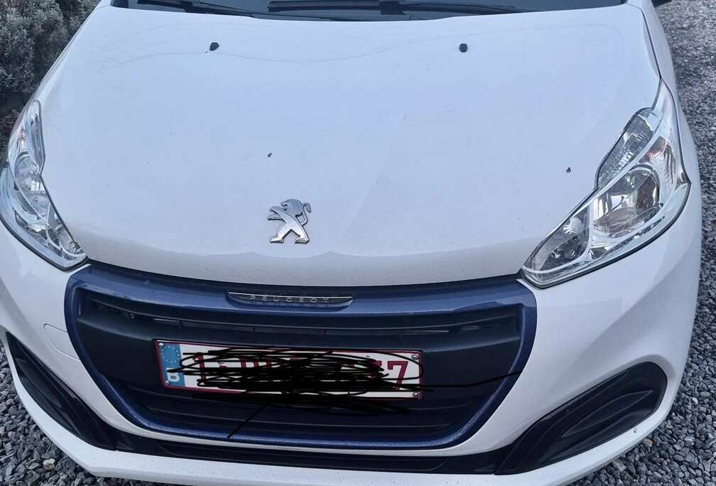 Peugeot 208 1.2i PureTech Like