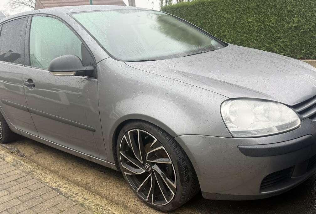 Volkswagen 1.6i 16v FSI Trendline Tiptronic