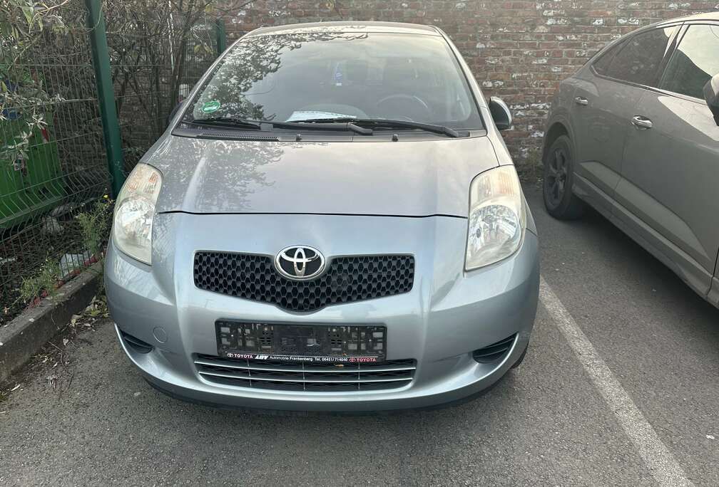 Toyota Yaris 1.3i VVT-i 16v Luna