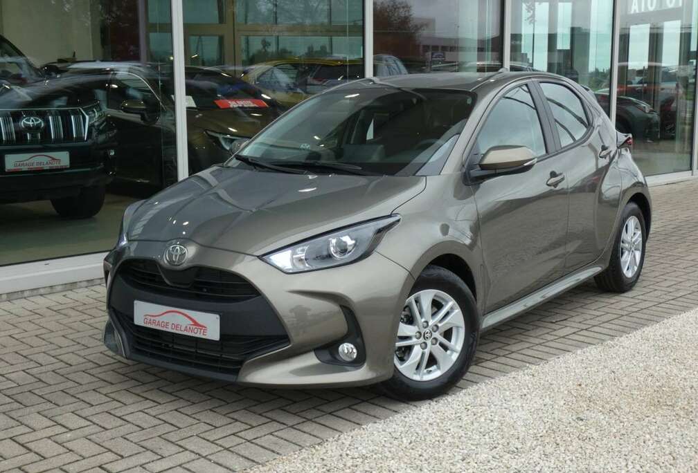 Toyota Hybrid Dynamic +Apple carplay +Android auto 3800KM