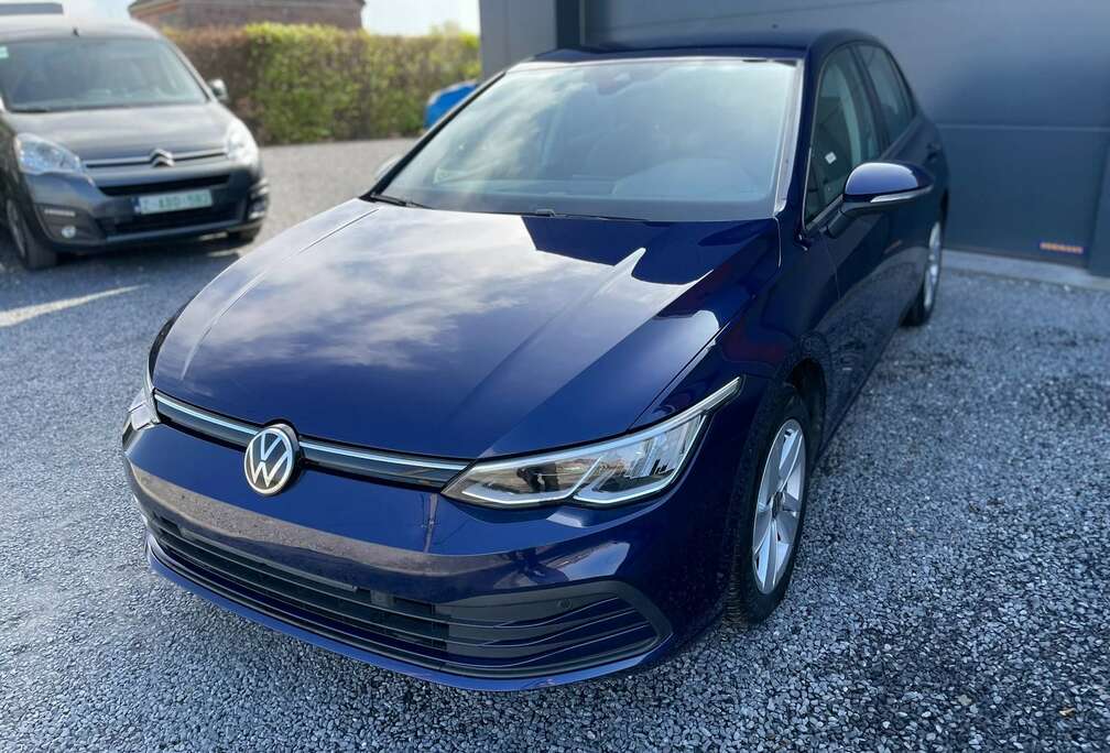 Volkswagen Golf 8 1.0 TSI