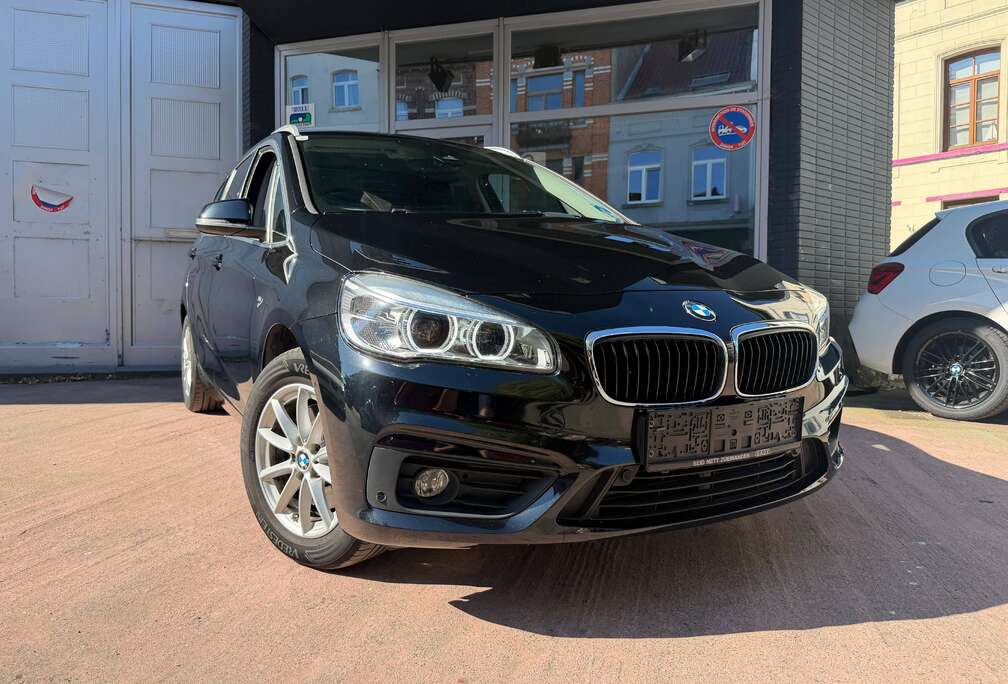 BMW GARANTIE - BOITE AUTO - CAMERA - SIEGES ELECTRIQUES - 81.990KM!! - PHARES LED - CRUISE CONTROL - - NAVI