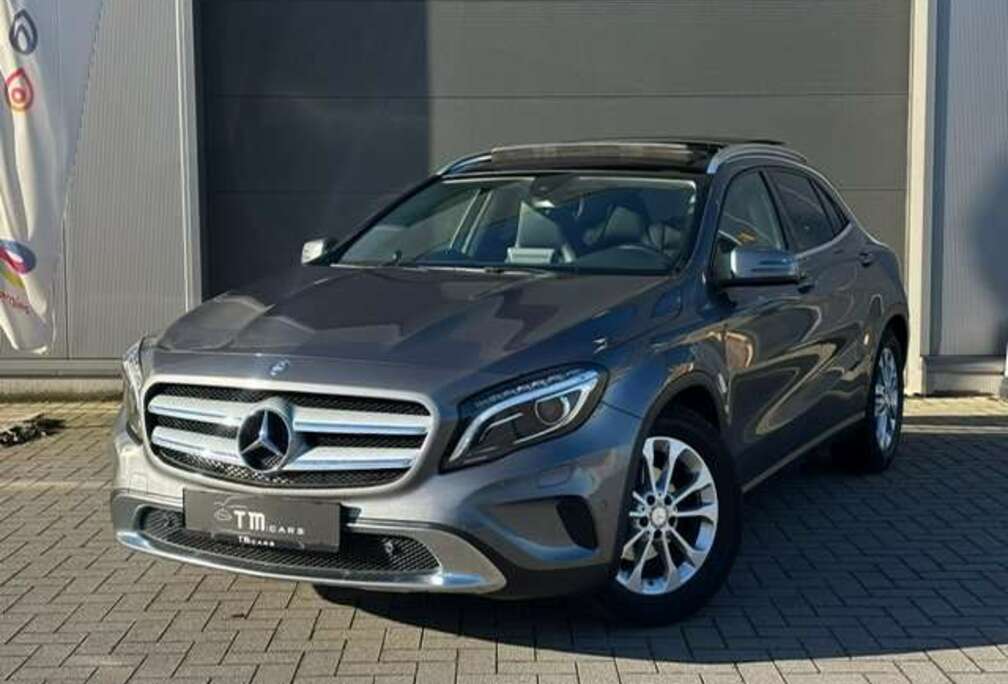 Mercedes-Benz GLA 180 PANORAMISCH DAK