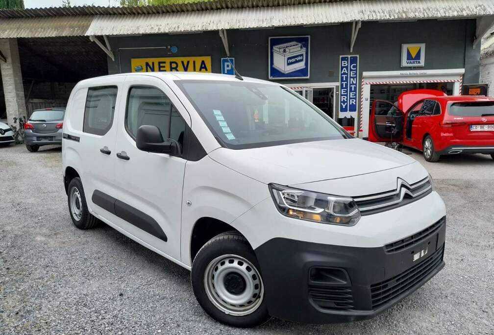 Citroen 1.5 BlueHDi M Light Club *Capt. AR*Blth*272 x 60*