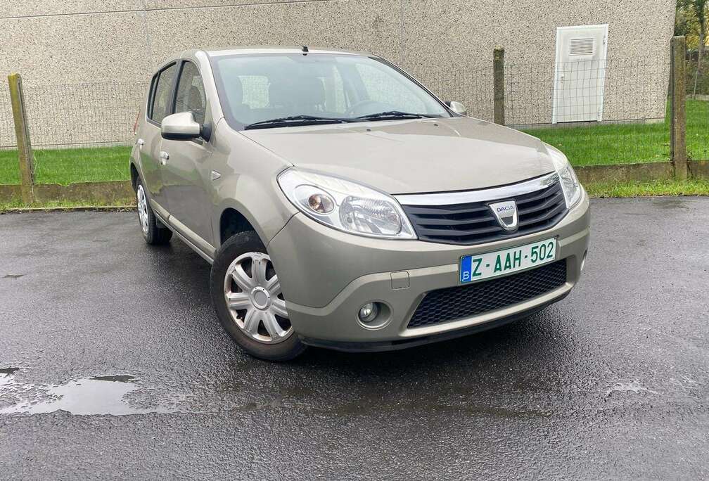 Dacia 1.2i Ambiance ** Gekeurd Voor Verkoop ** Airco **