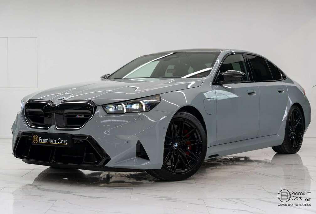 BMW 4.4 B&W / HUD / ACC / 360 / Brooklyn grau / Pano
