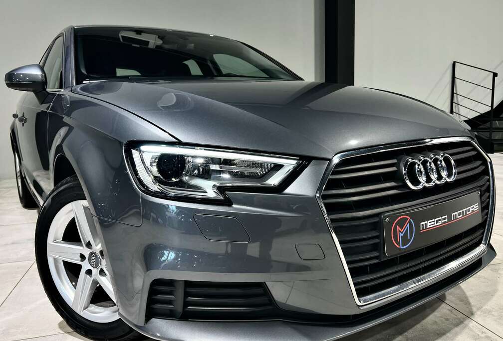 Audi 30 TDi 116CV SPORTBACK B.AUTO NAVi CLiME JA16\