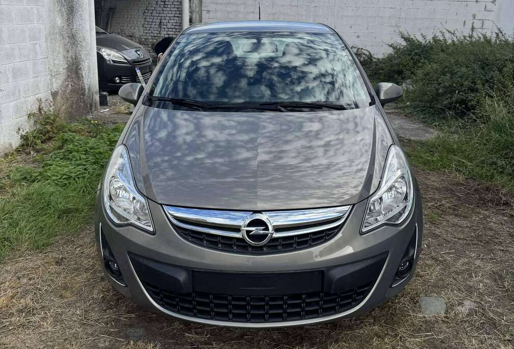 Opel Corsa 1.4i Cosmo