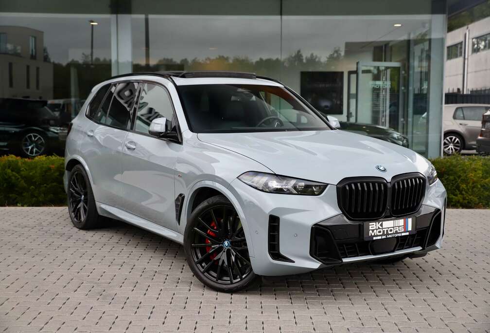 BMW xDrive50e PHEV M-Pack - Pano - Trekhaak - H/K - 360 - HUD - Keyless - Memory -