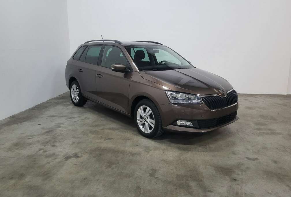 Skoda Combi 1.0 TSI Ambition * CARPLAY * RADAR ARR