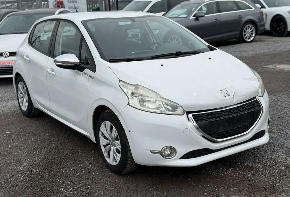 Peugeot 208 1.2i PRIX  MARCHAND*